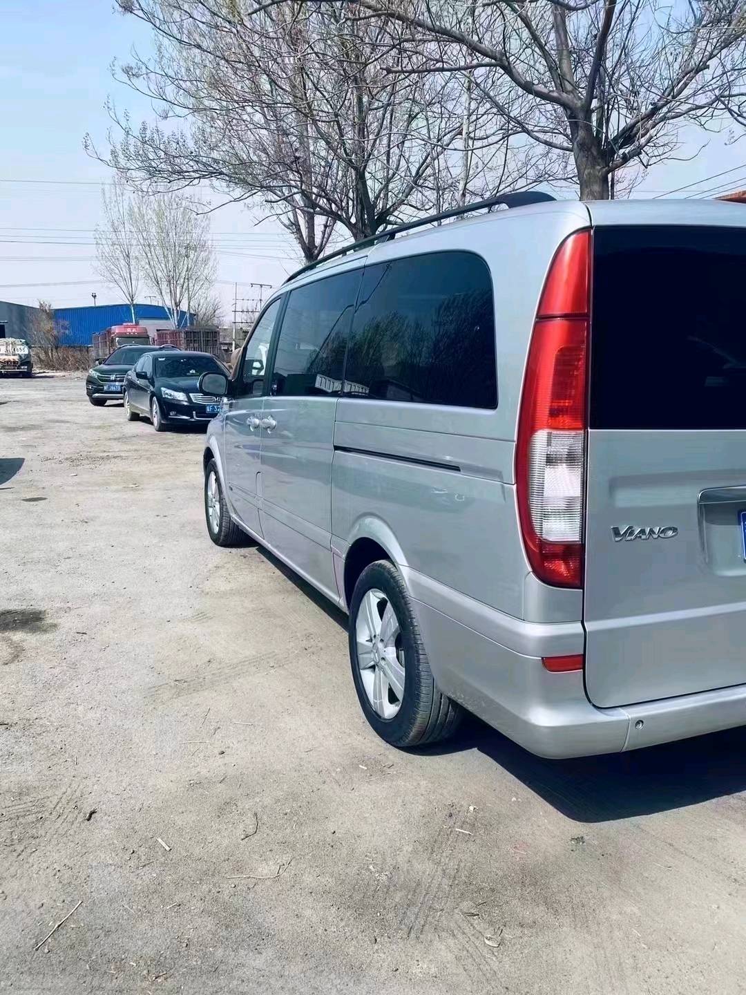 保定10年奔驰唯雅诺8