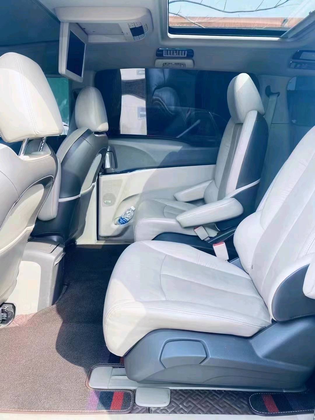 保定16年别克GL85