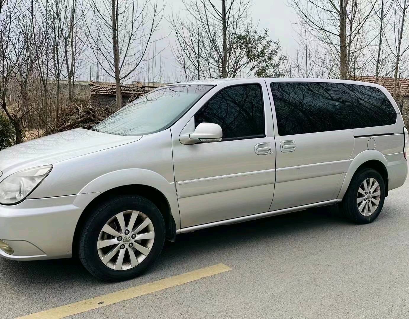青岛16年别克GL83