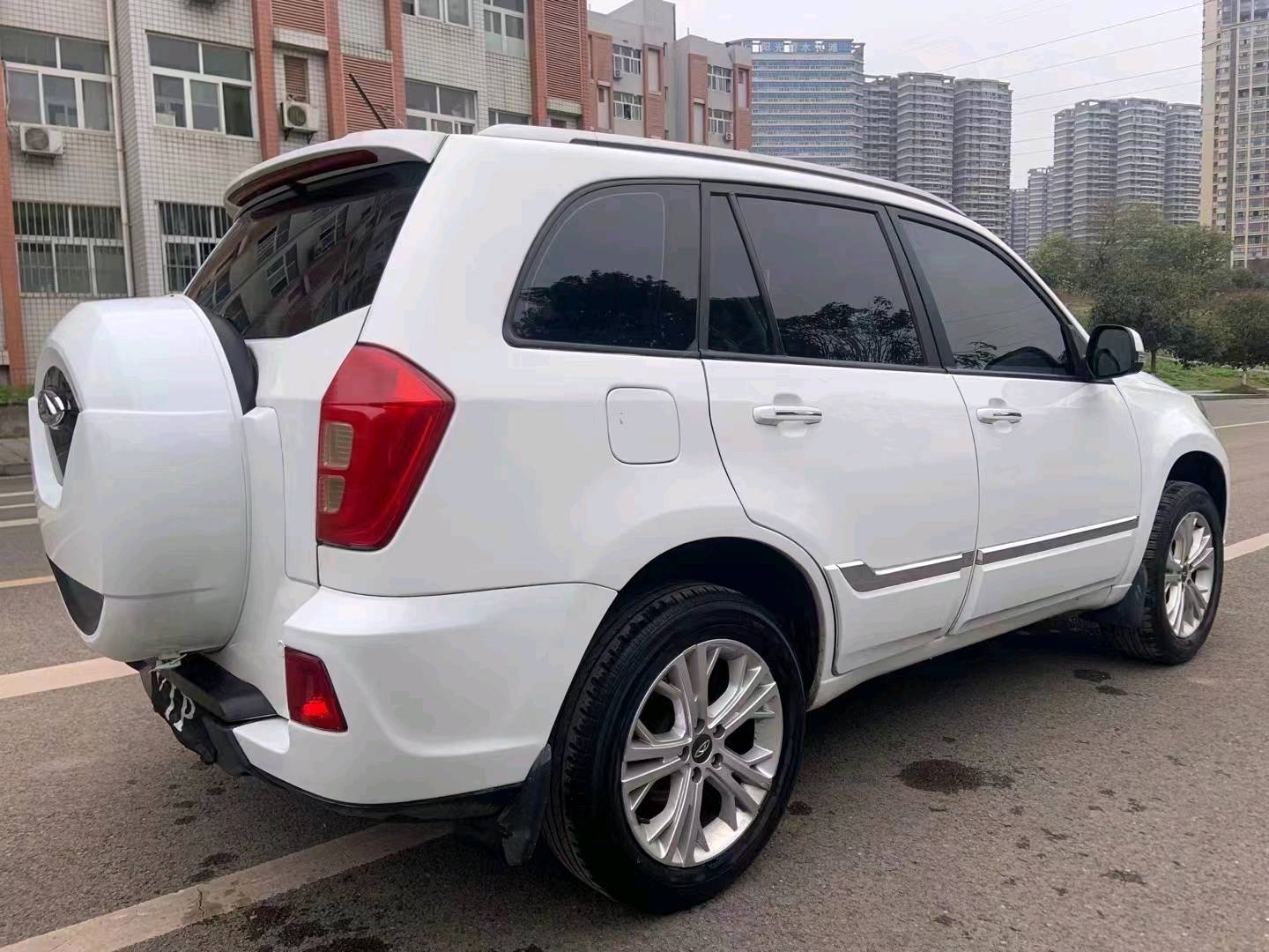 成都16年奇瑞瑞虎39