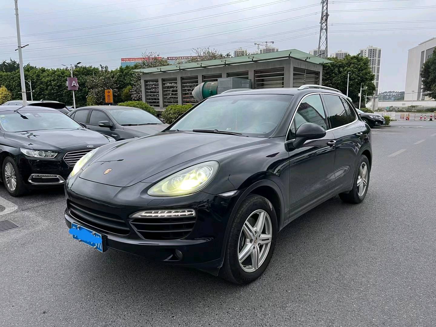 广州11年保时捷卡宴2