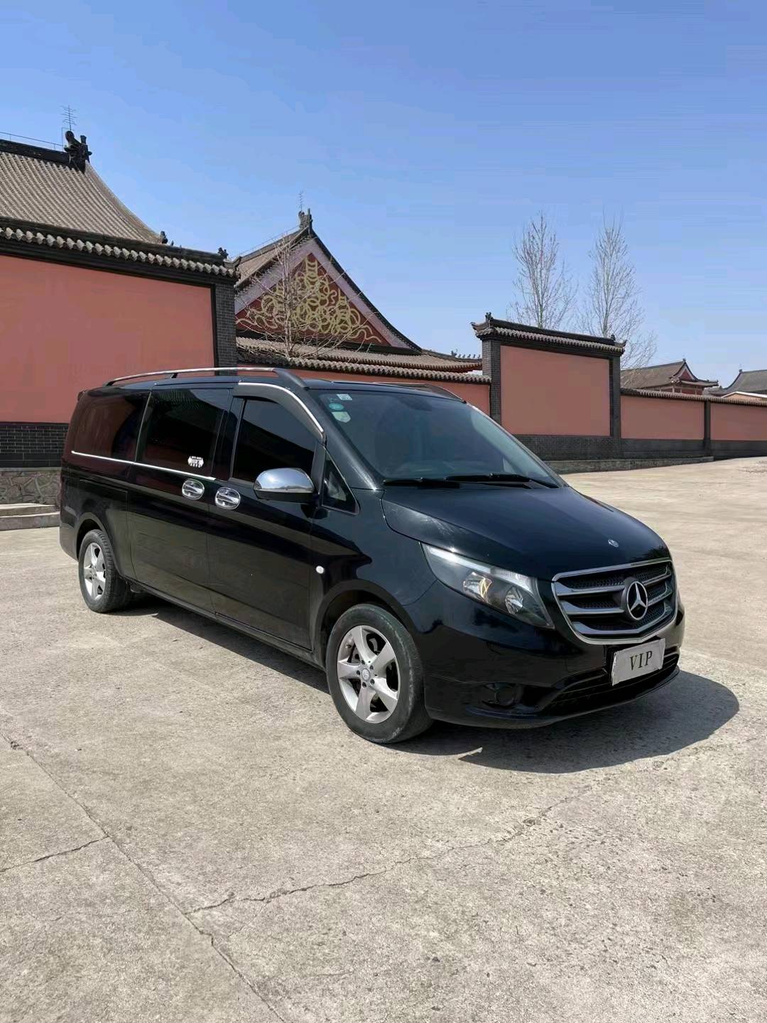 青岛17年奔驰威霆2