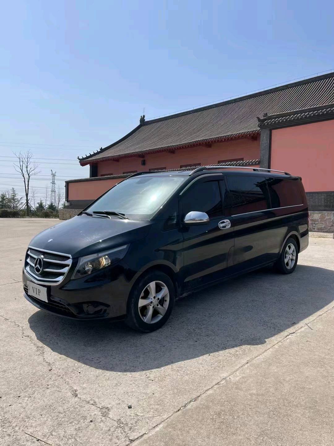 青岛17年奔驰威霆3