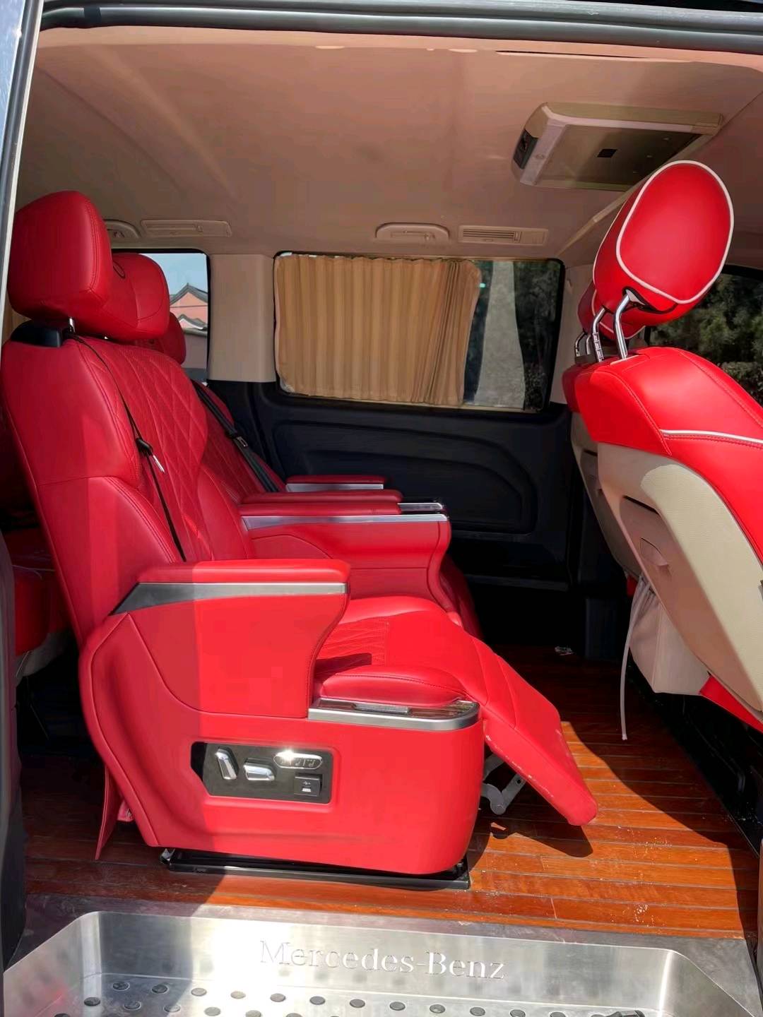 青岛17年奔驰威霆6