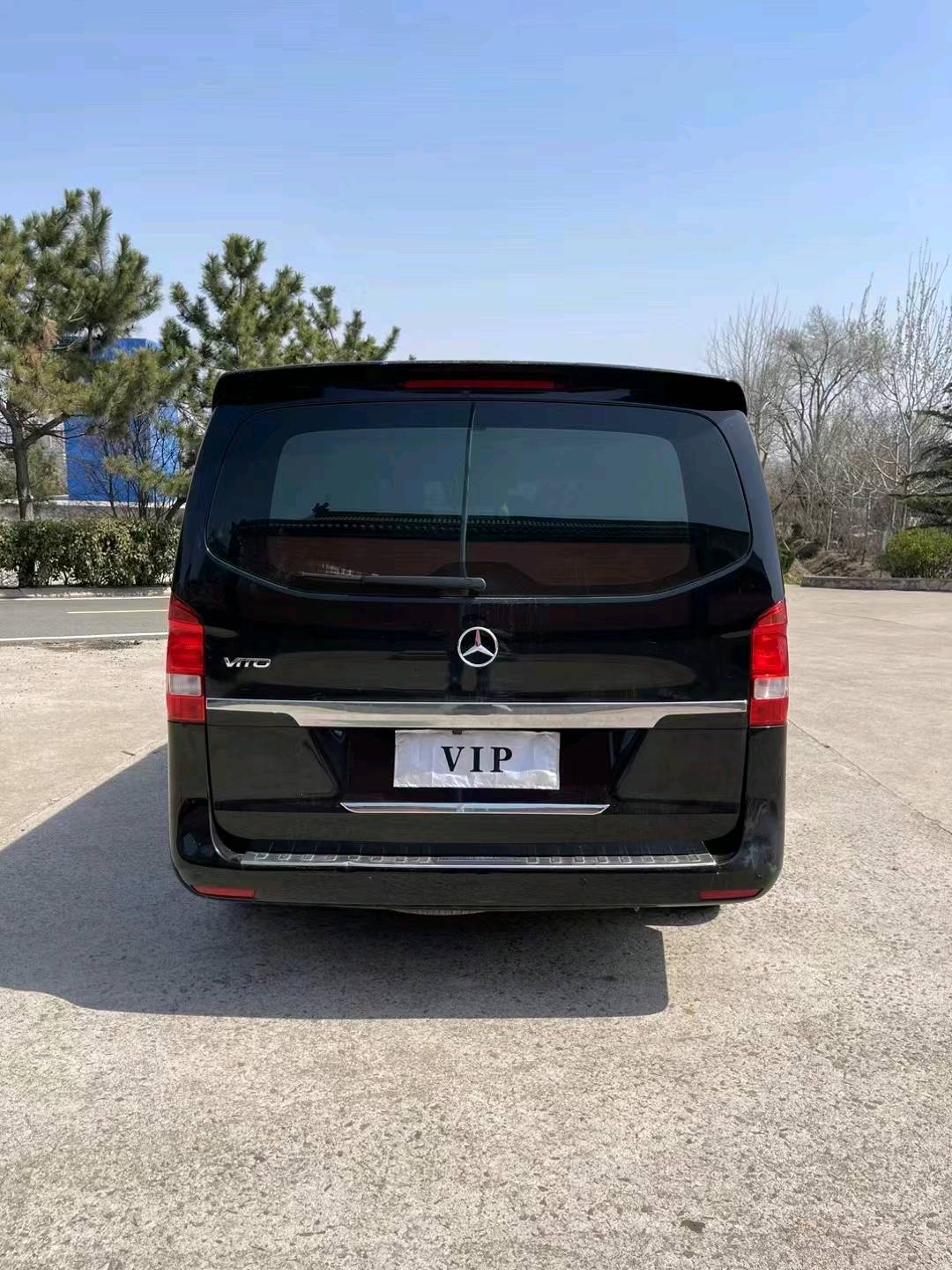 青岛17年奔驰威霆9