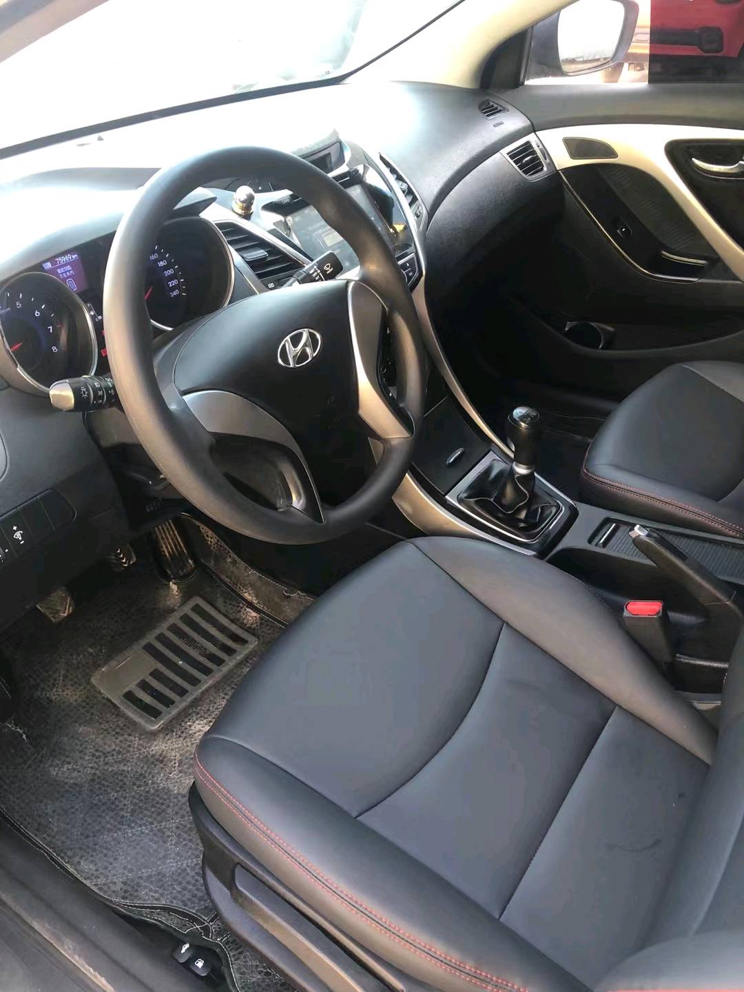 保定13年现代朗动6