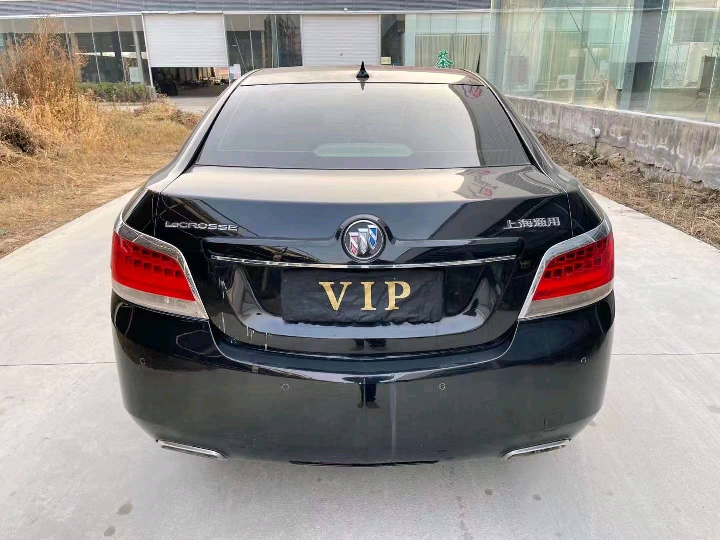 济宁13年别克君越9