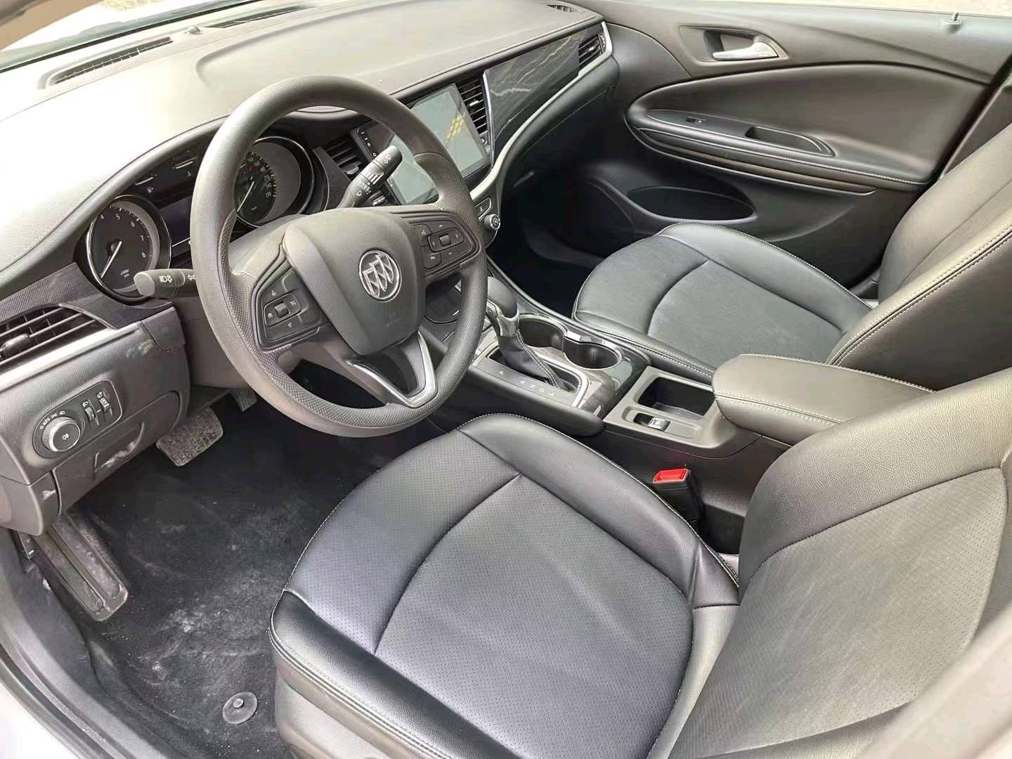 济宁21年别克威朗6