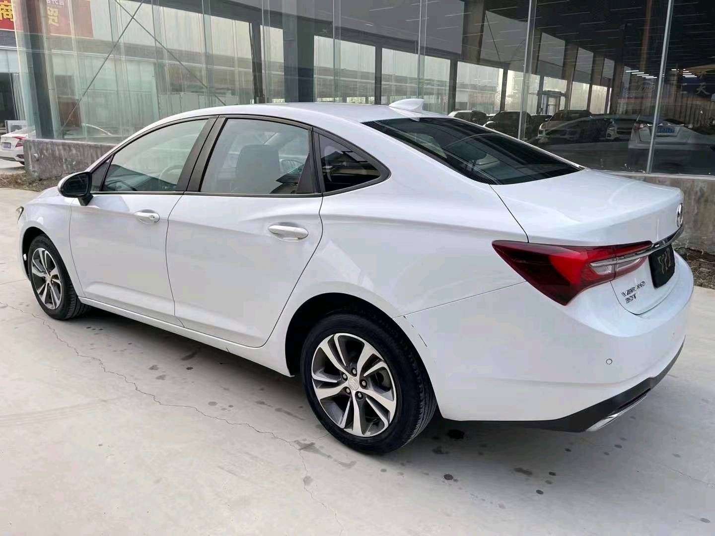 济宁21年别克威朗7