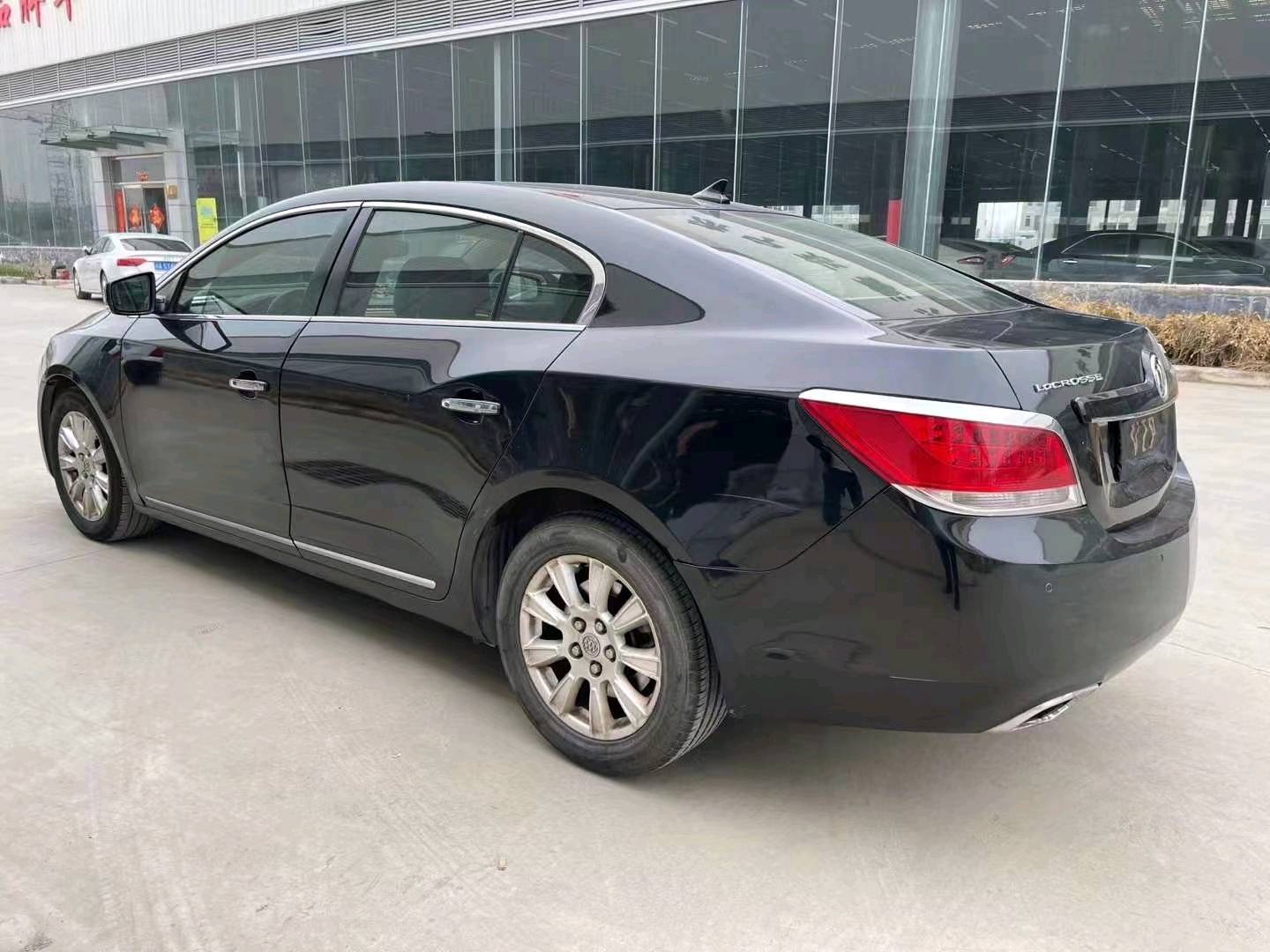 济宁11年别克君越7