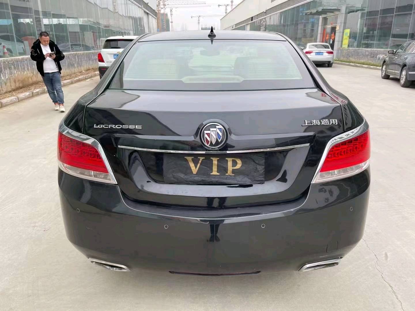 济宁11年别克君越9