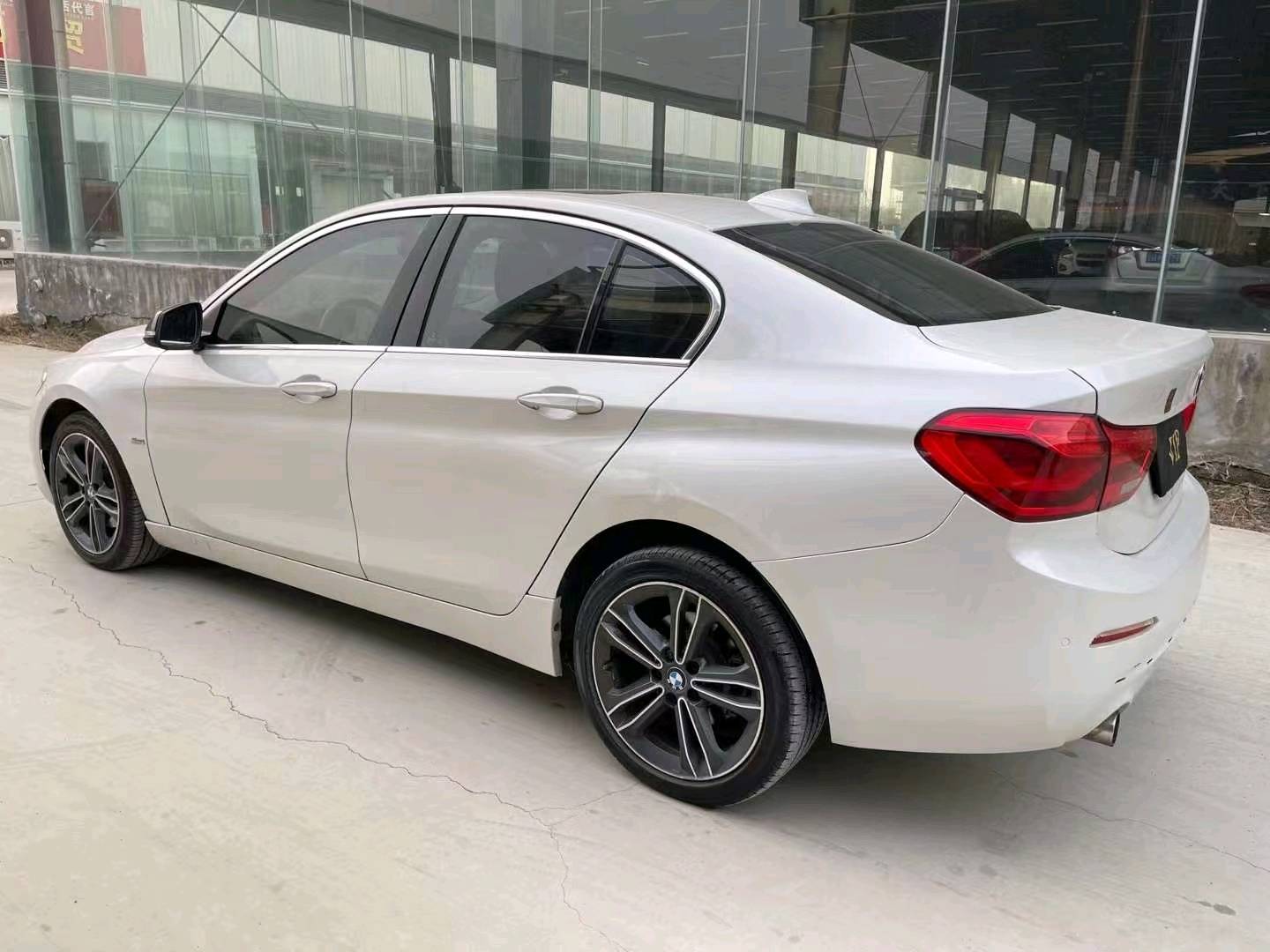 济宁18年宝马2系旅行车7