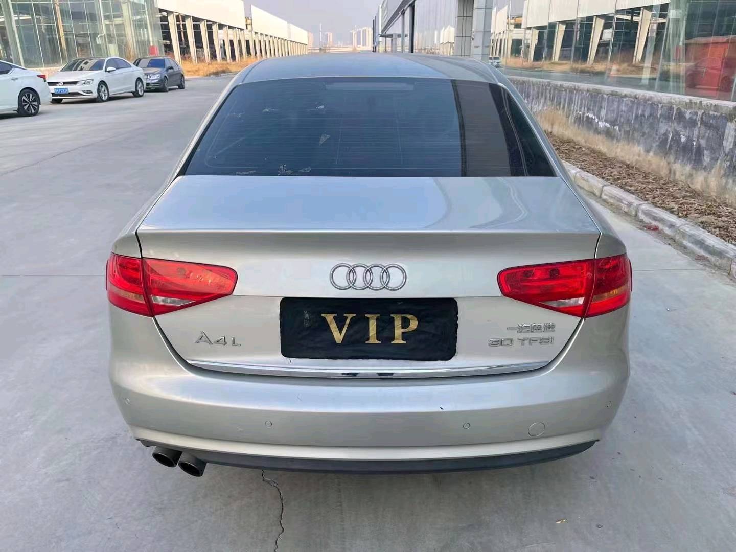 济宁15年奥迪A4L9