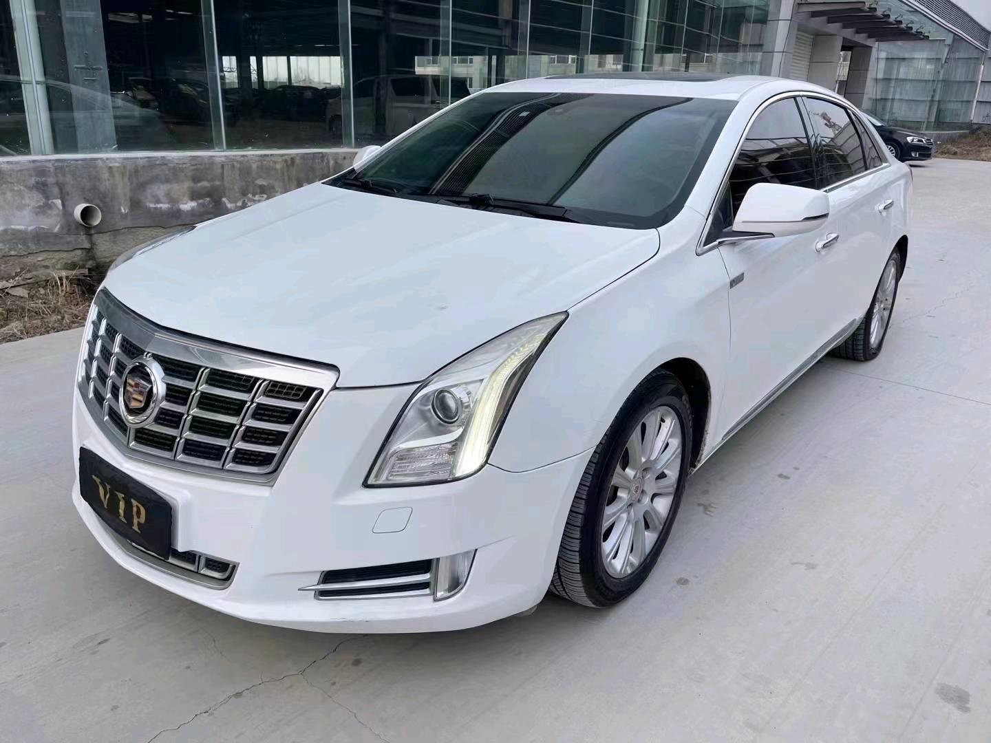 济宁13年凯迪拉克XTS2