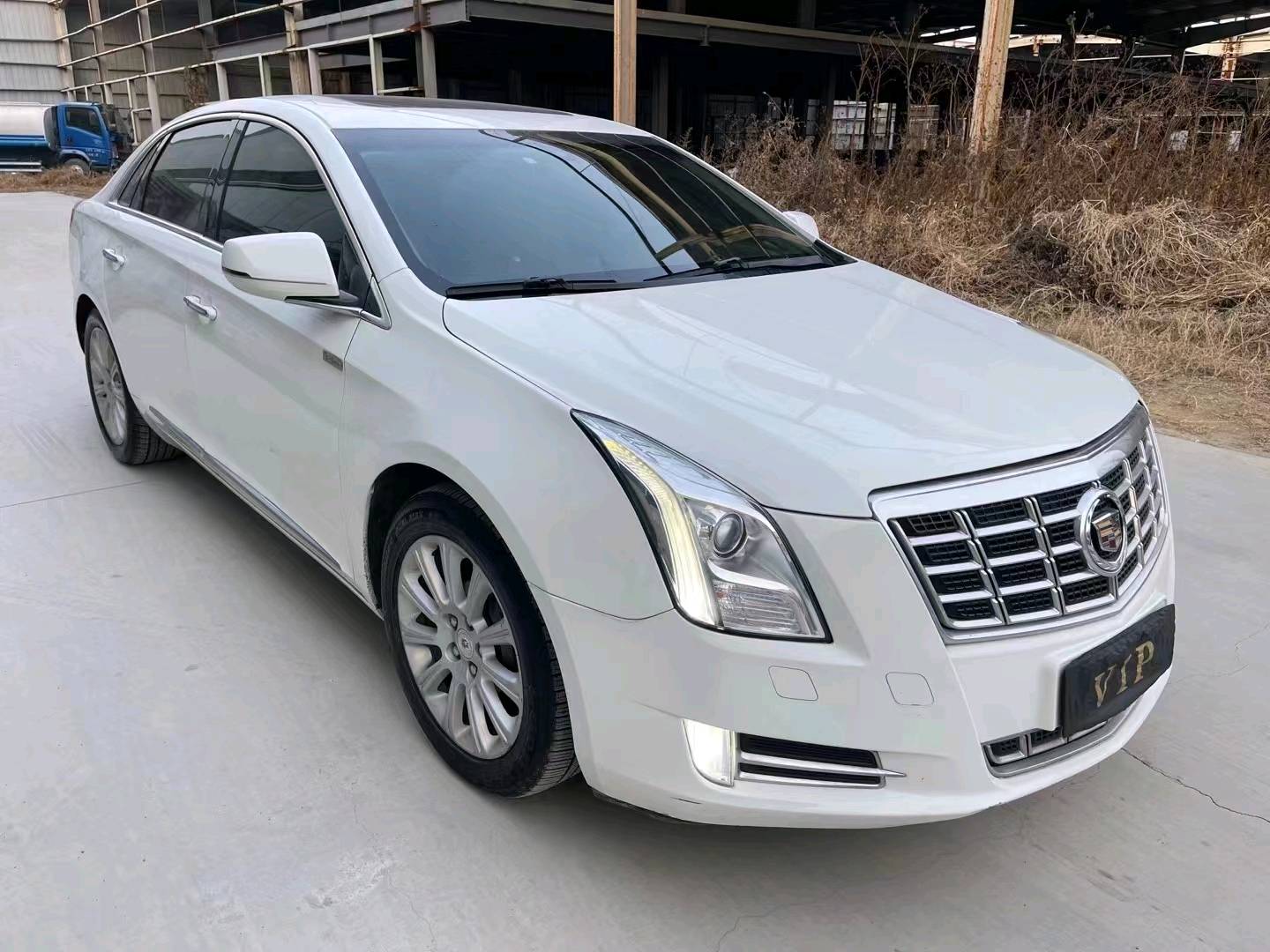 济宁13年凯迪拉克XTS3
