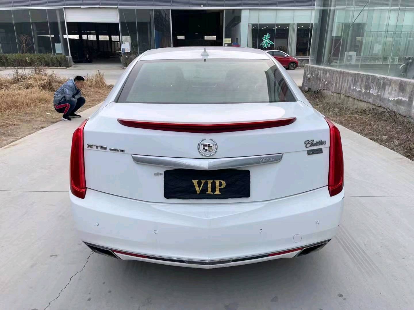 济宁13年凯迪拉克XTS9