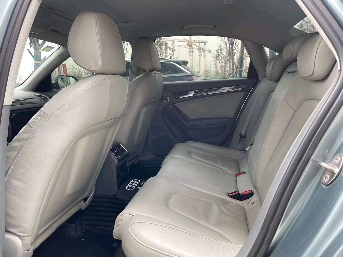 济宁14年奥迪A4L6