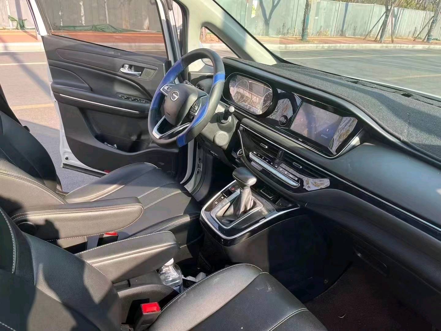 成都21年传祺M65