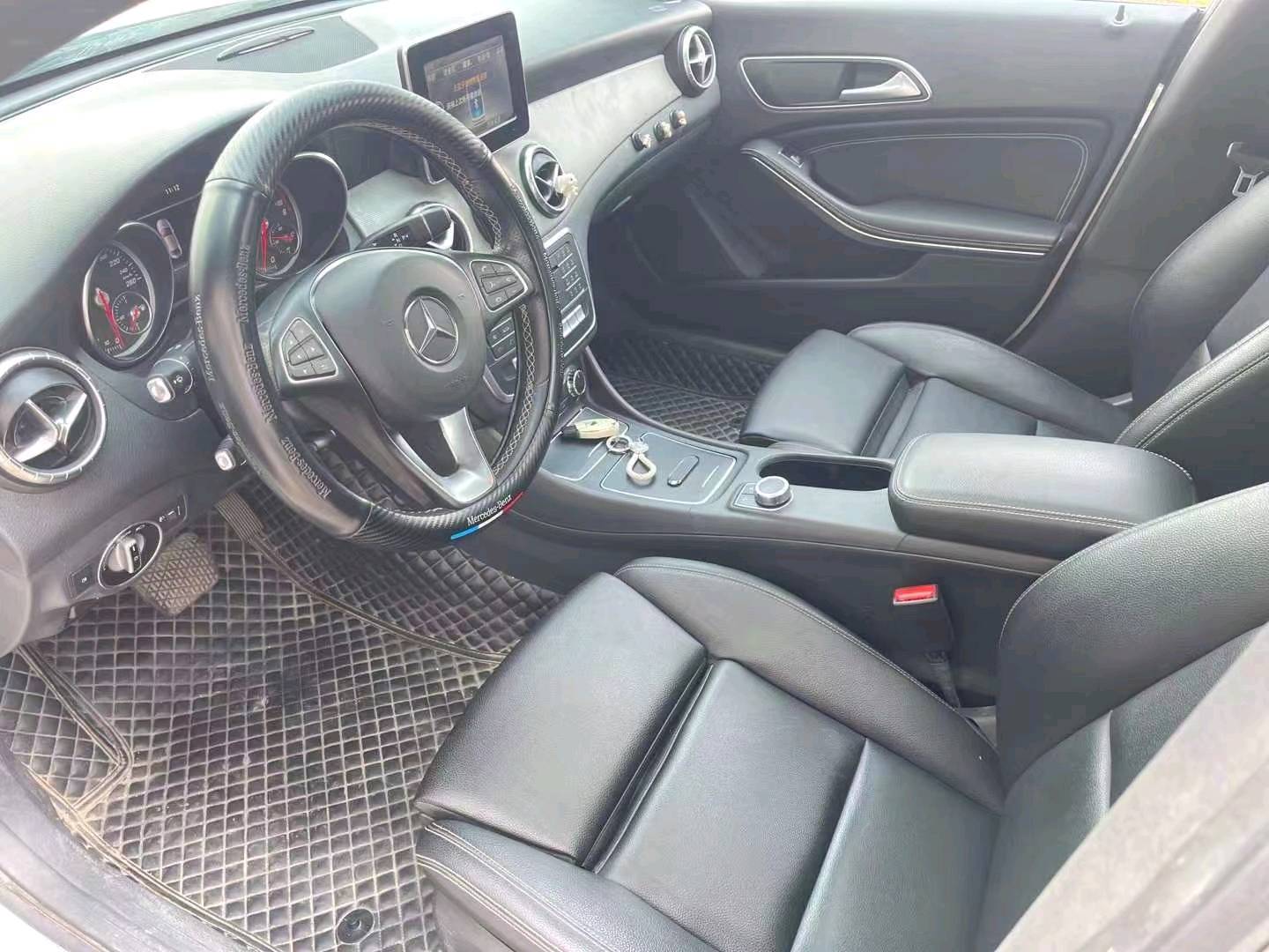 济宁17年奔驰CLA6