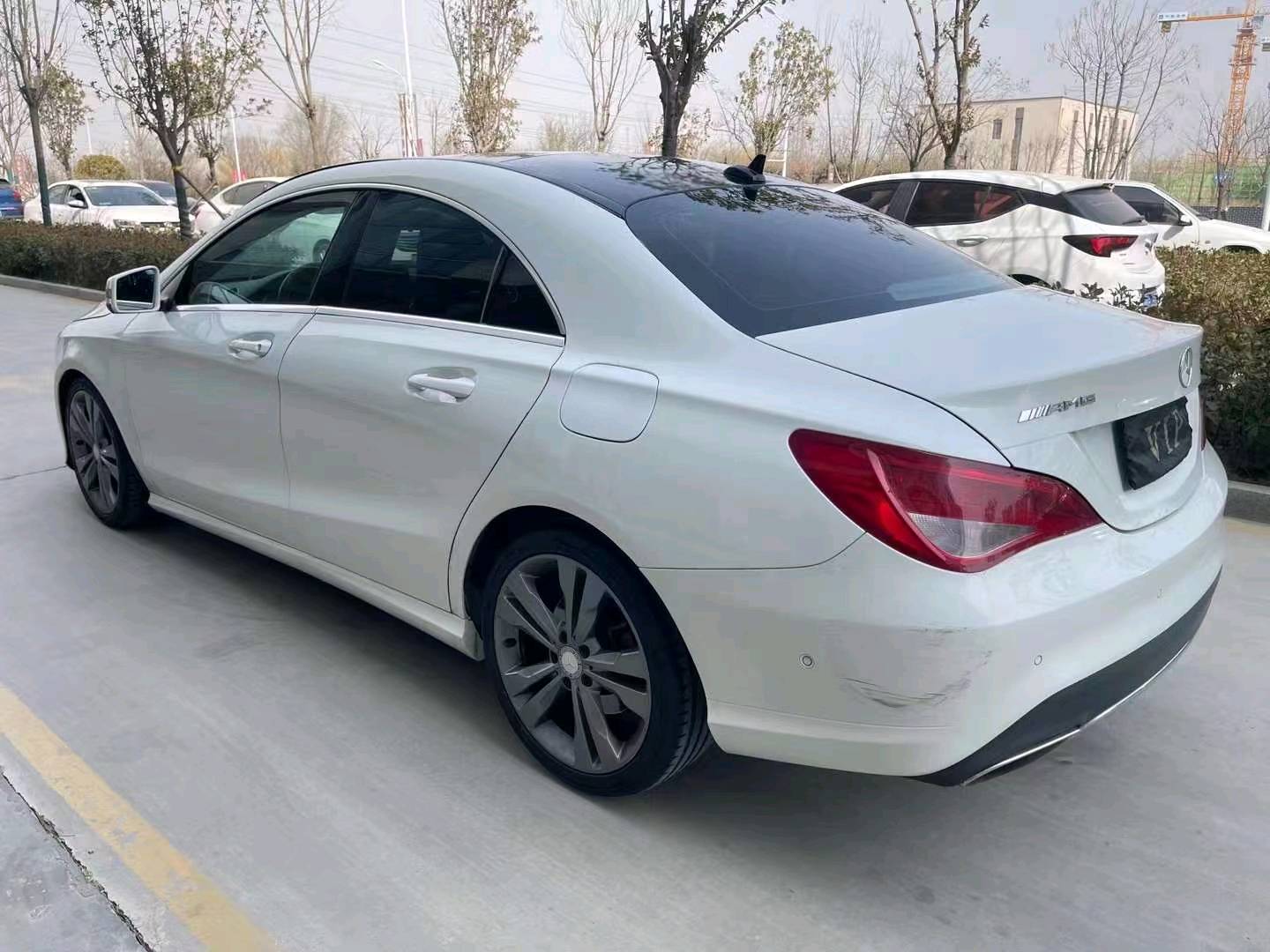 济宁17年奔驰CLA7