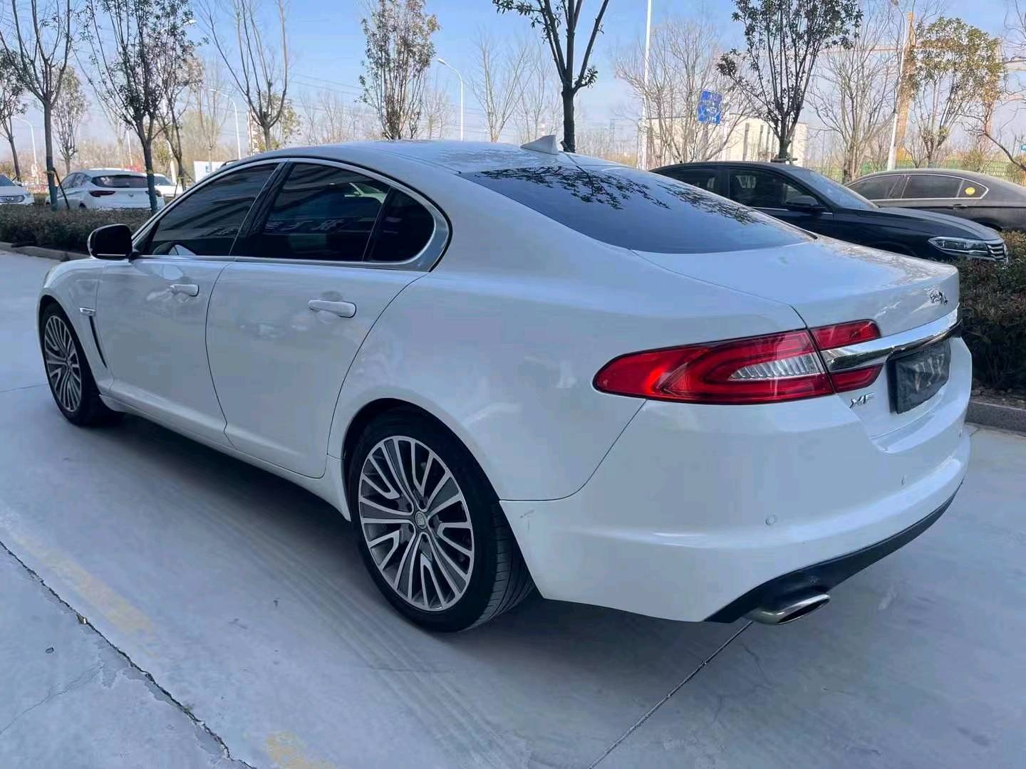 济宁15年捷豹XF7