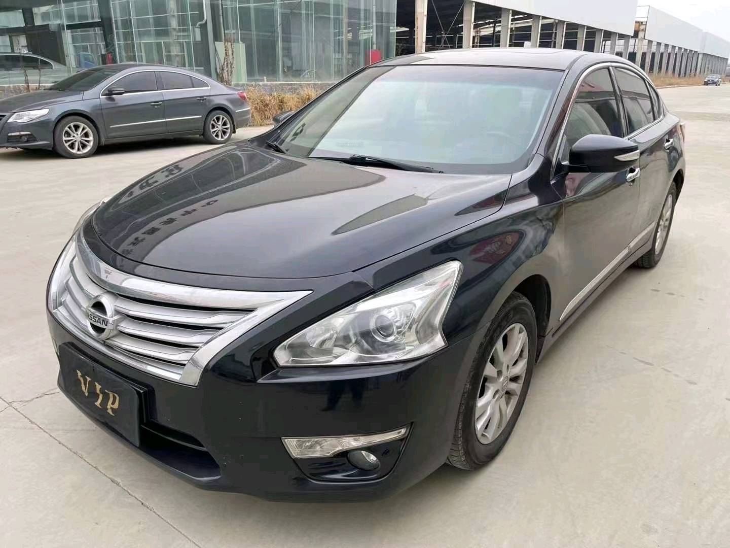 济宁13年日产天籁2