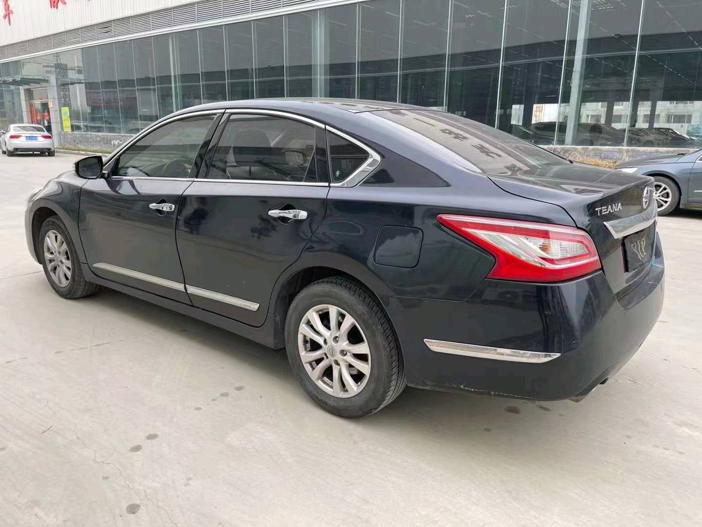 济宁13年日产天籁7