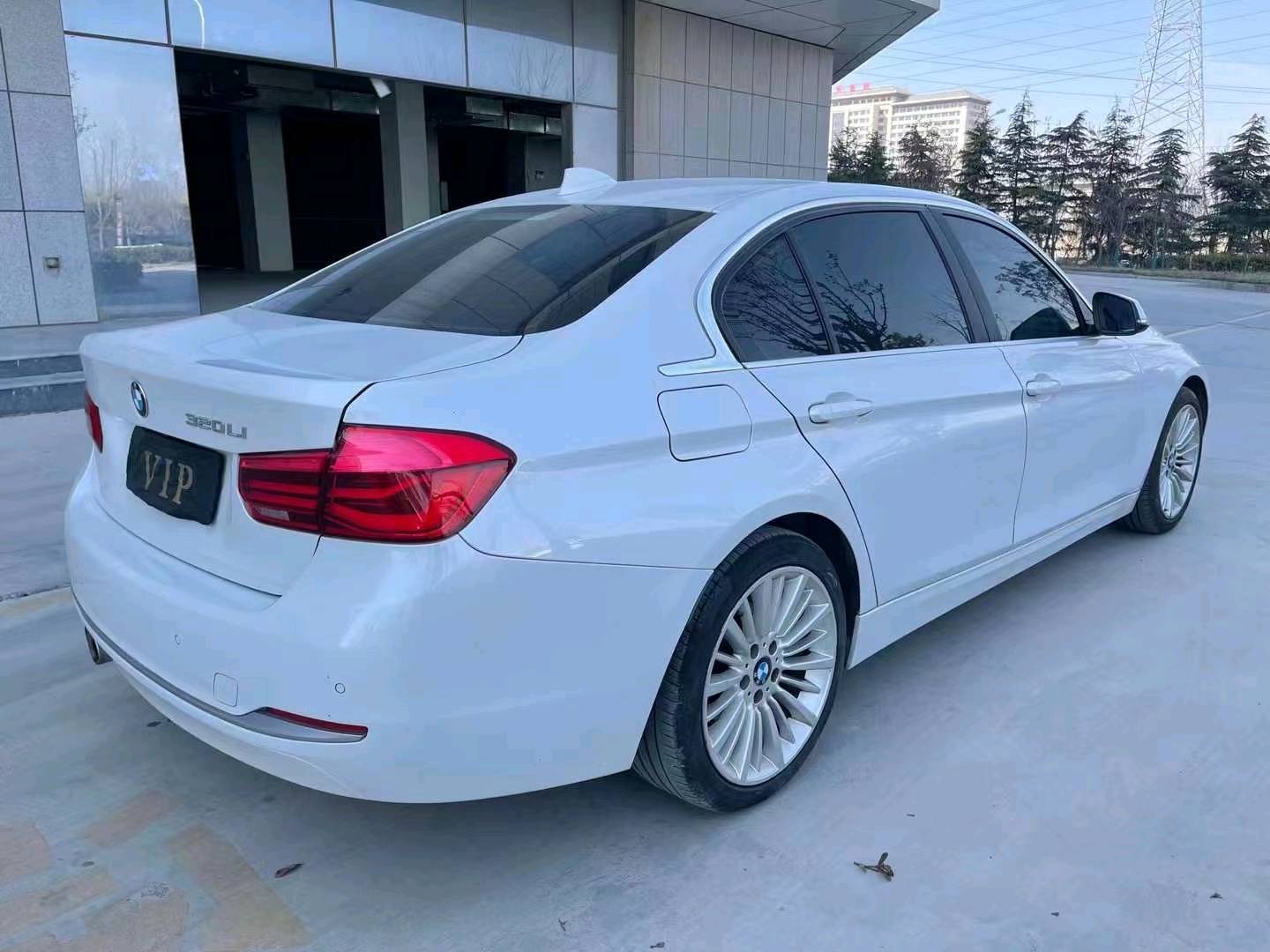 济宁18年宝马3系8