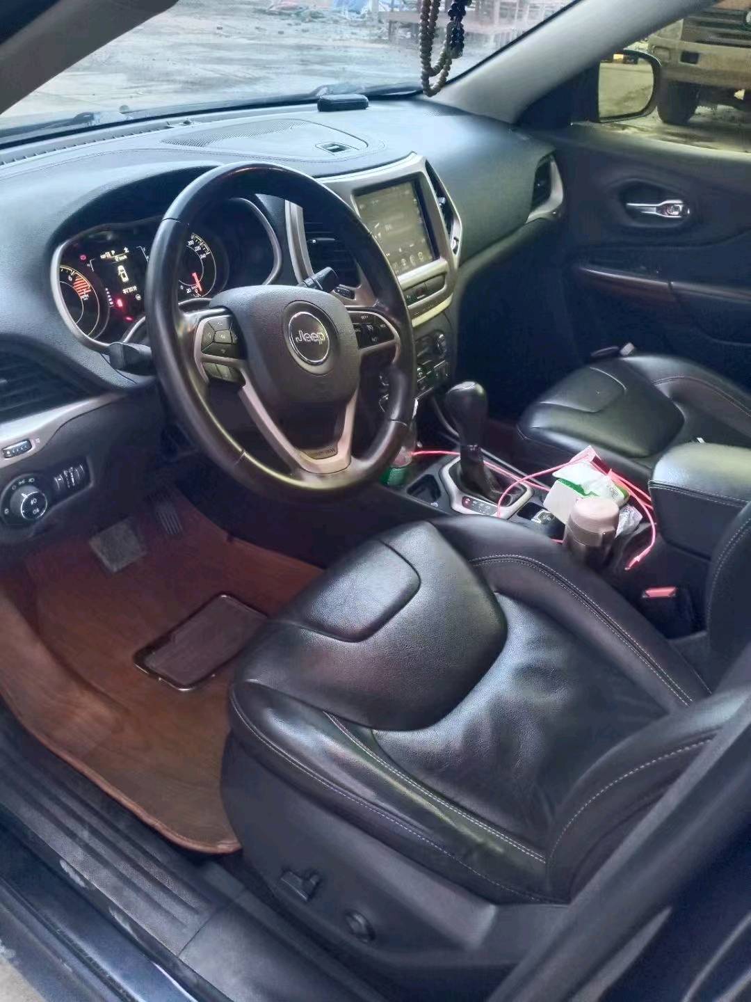 衡阳18年Jeep自由光5