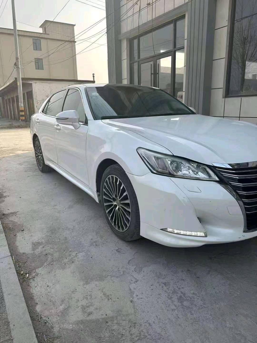 菏泽17年丰田皇冠2