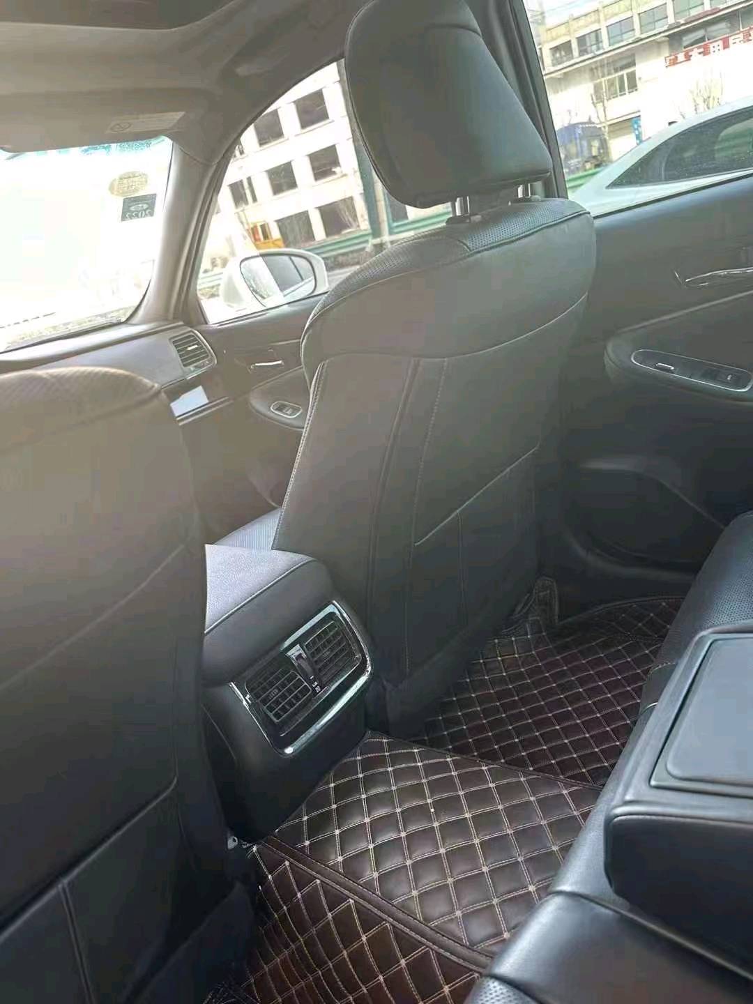 菏泽17年丰田皇冠5