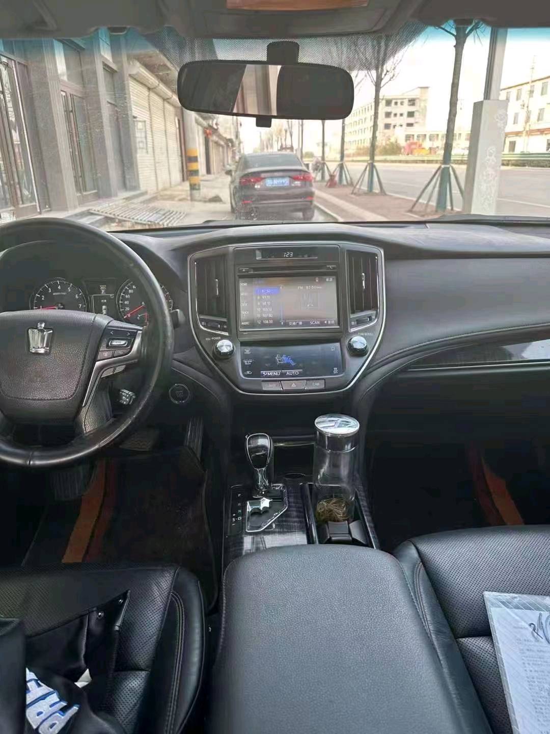 菏泽17年丰田皇冠6