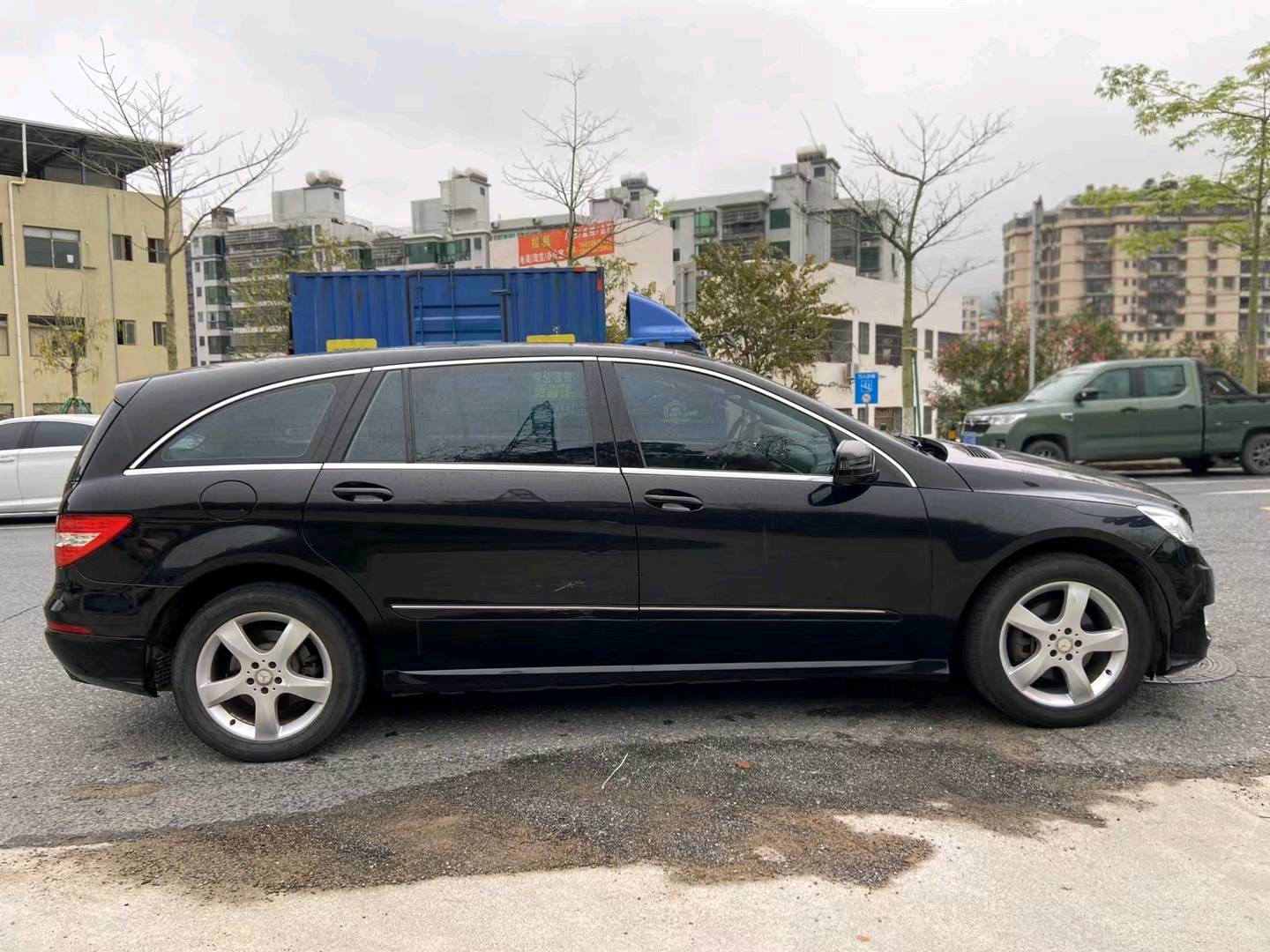 广州15年奔驰R4