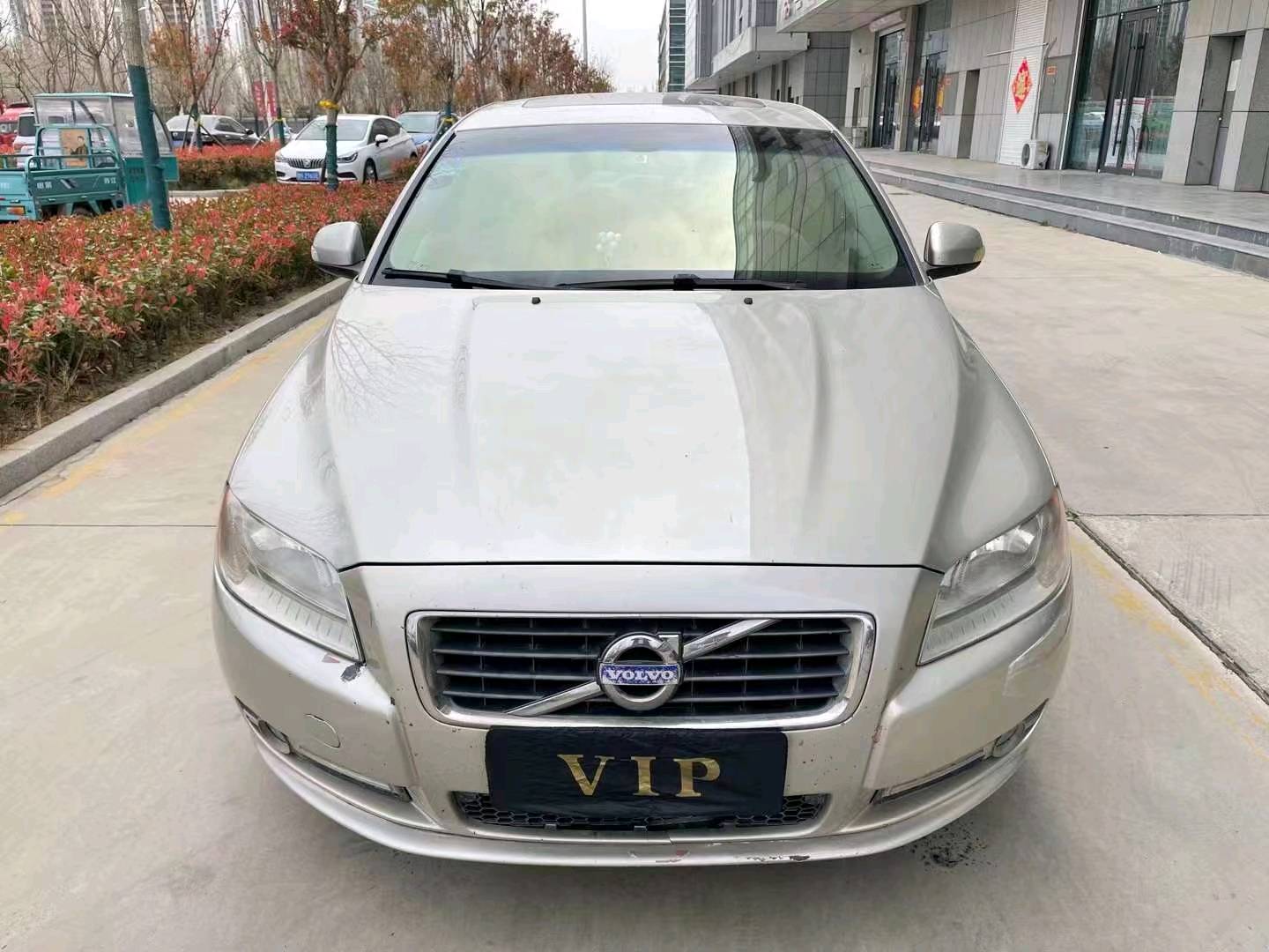 济宁11年沃尔沃S60L新能源1