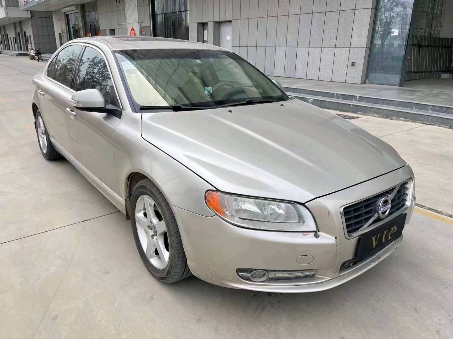 济宁11年沃尔沃S60L新能源3