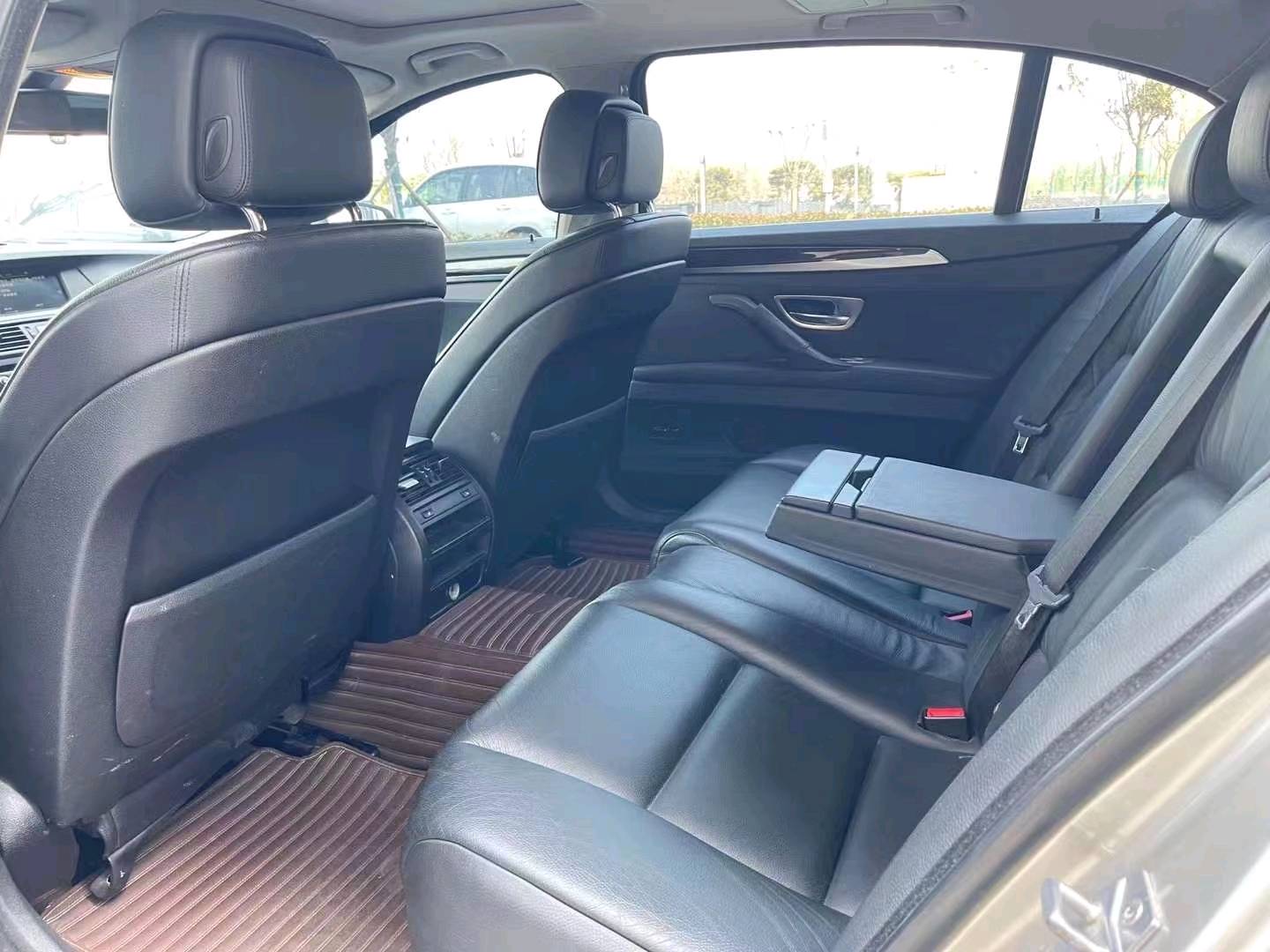 济宁13年宝马5系4