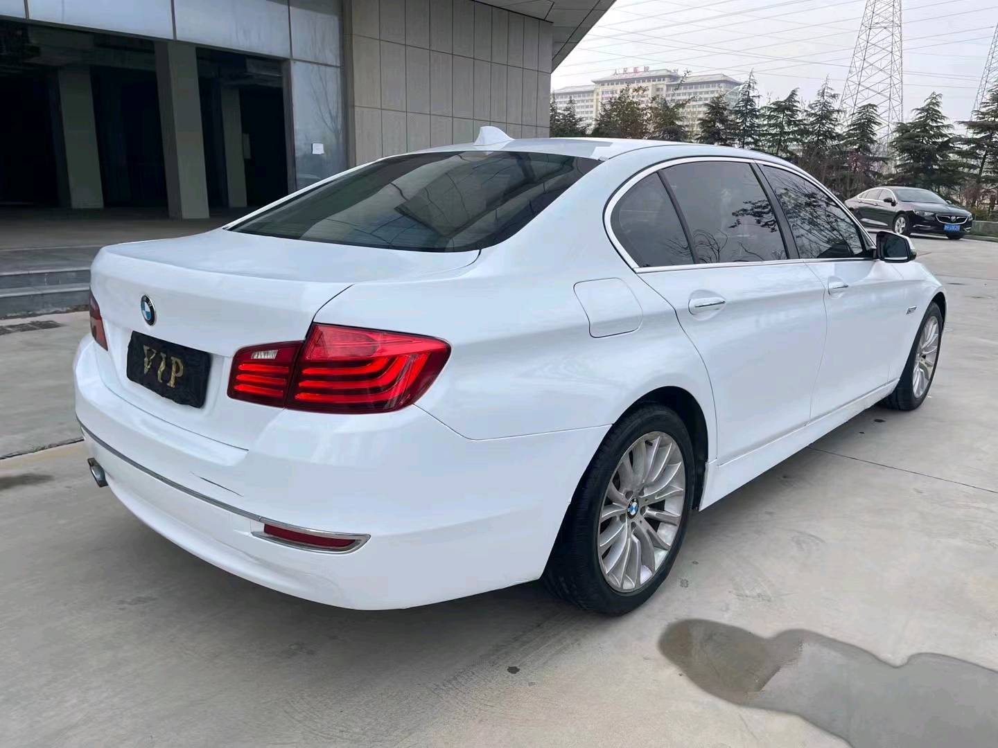 济宁14年宝马5系8