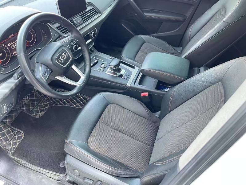 济宁19年奥迪Q54