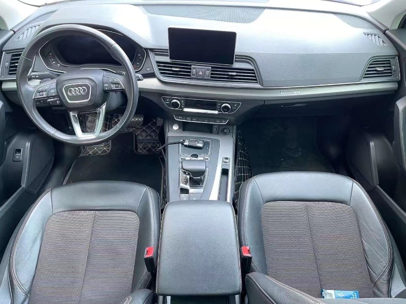 济宁19年奥迪Q55