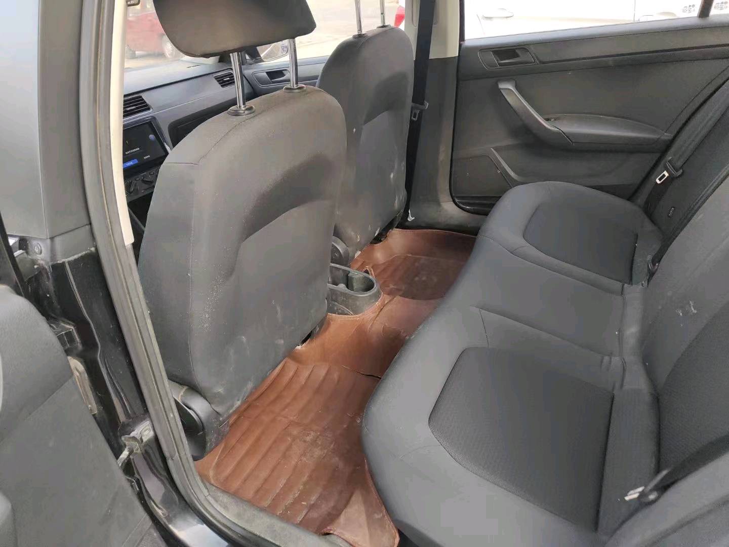 保定16年大众桑塔纳4