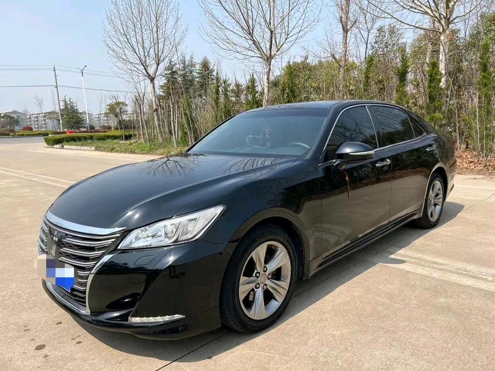 盐城17年丰田皇冠2