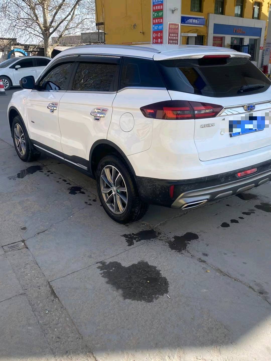 保定19年吉利博越5