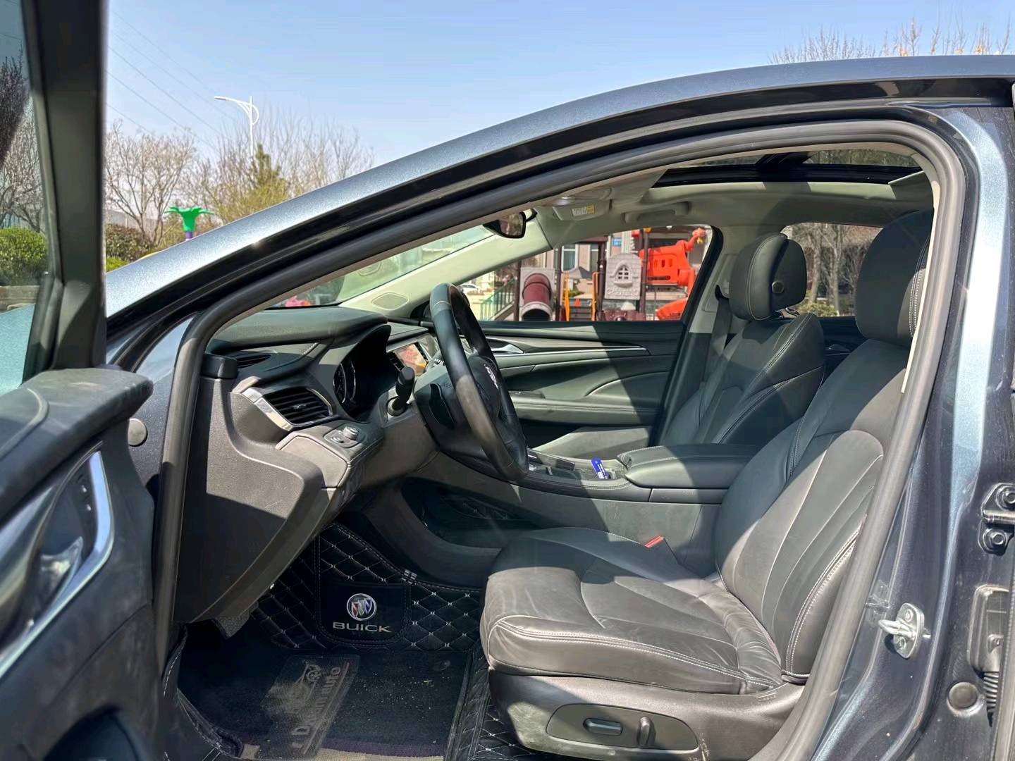 青岛19年别克君越5