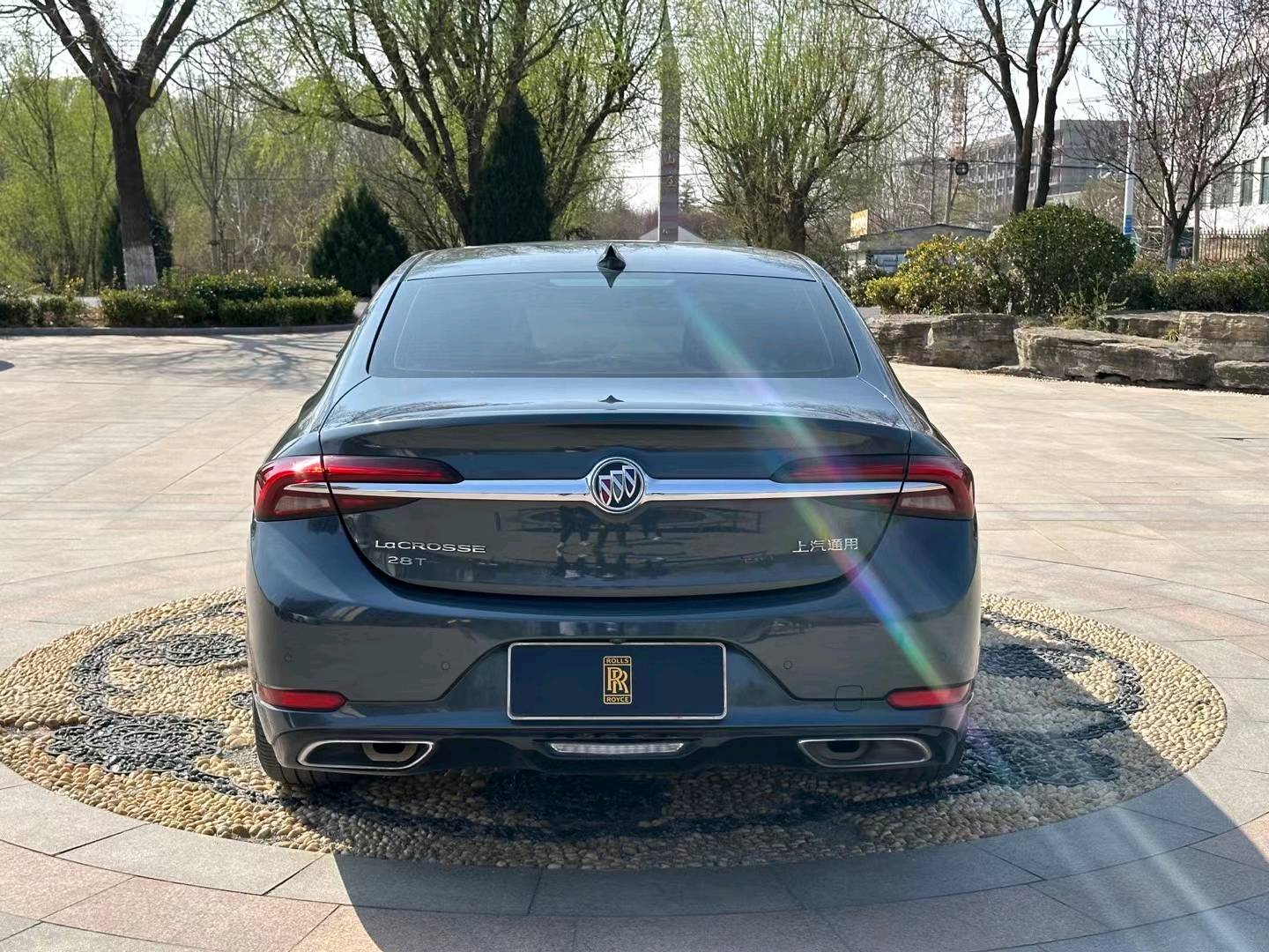 青岛19年别克君越8