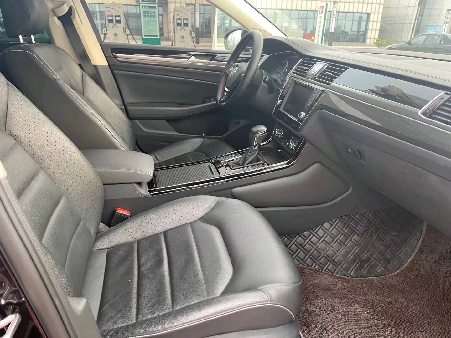 济南17年大众辉昂3