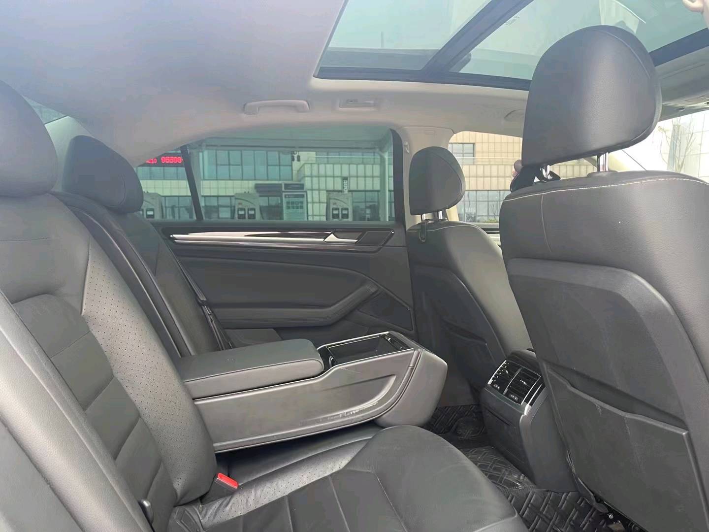 济南17年大众辉昂4