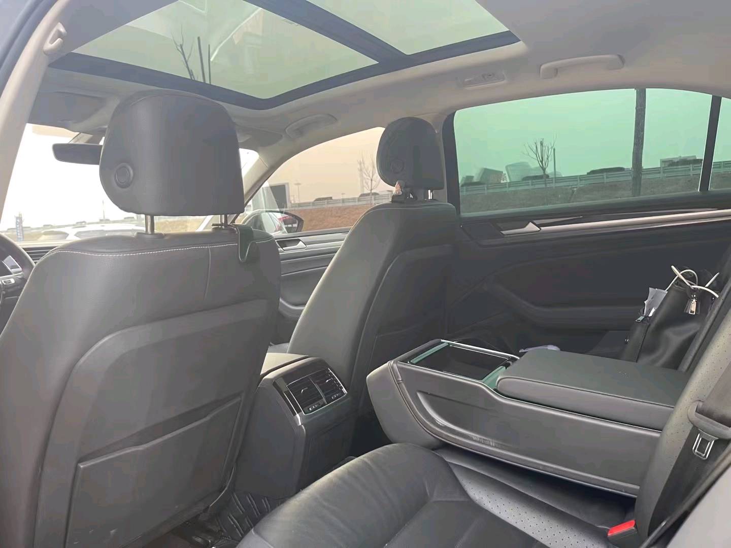 济南17年大众辉昂7