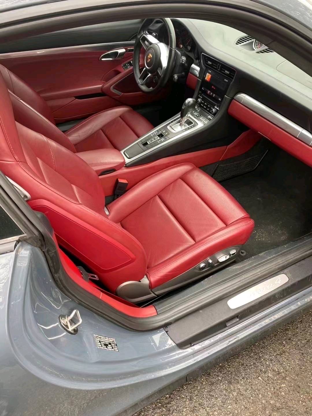 济宁17年保时捷卡雷拉 GT4