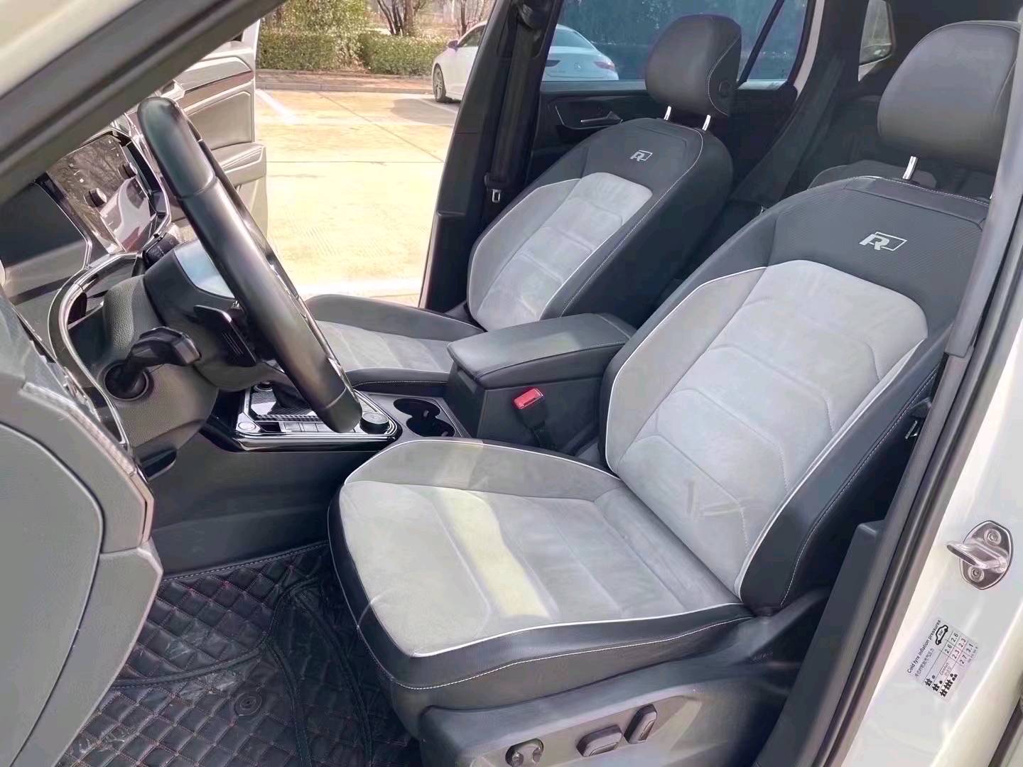 济南18年大众探岳8