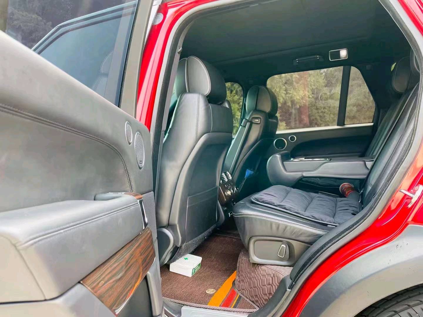 青岛14年路虎揽胜行政5